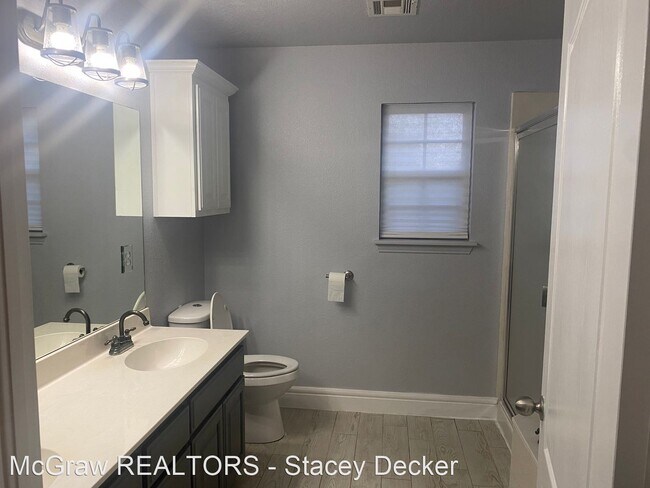 Building Photo - 3 br, 2 bath House - 9800 E. 108th Court N.