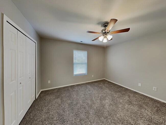 Foto del edificio - 2543 Buckleigh Dr