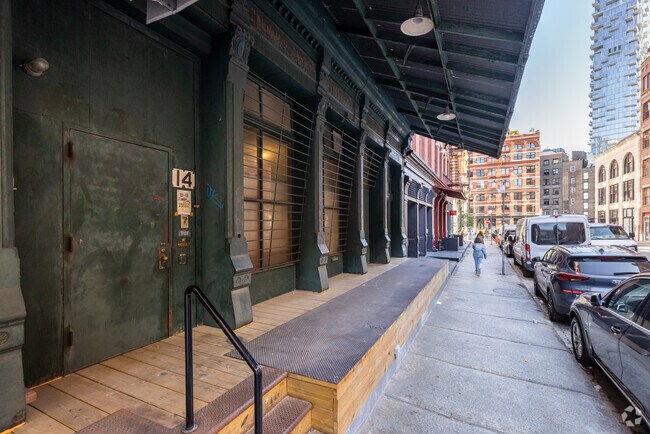 Entrance - 14 Harrison St