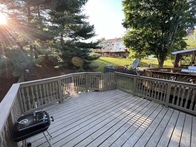 Photo - 8 Squire Ct House