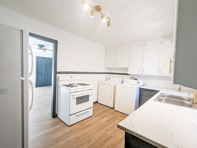 Building Photo - 734 N 14th St