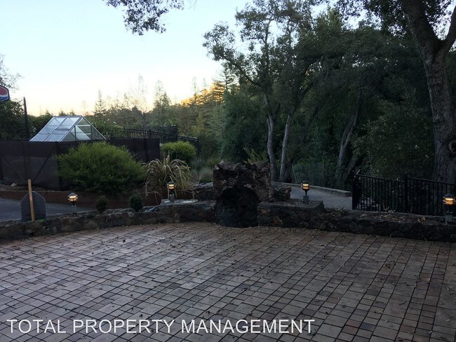 Foto del edificio - 3 br, 1.5 bath House - 148 Cleland Avenue