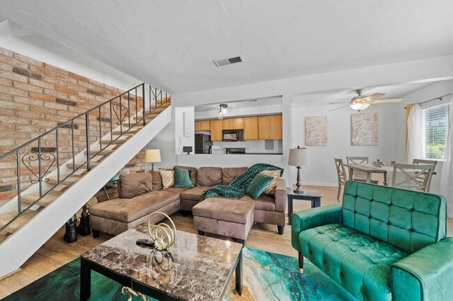 Building Photo - 12156 Wintergreen Dr