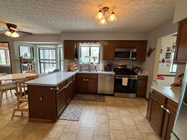 Foto del edificio - 615 Ozem Gardner Way