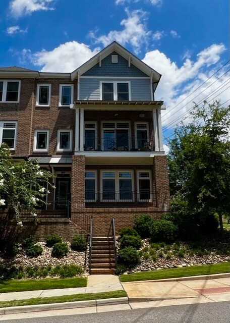 Primary Photo - 206 Gibbs St