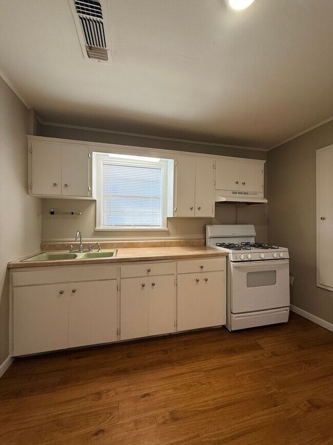 Foto del edificio - 2500 Taylor St