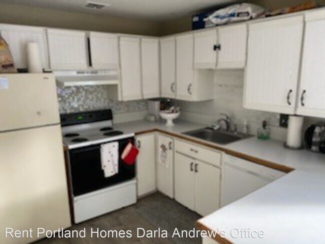 Building Photo - 2 br, 1 bath House - 11940 SW Iron Horse Lane