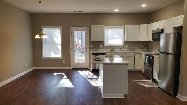 Building Photo - 150 Spetchley Way