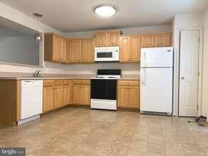 Building Photo - 107 Merrill Ct