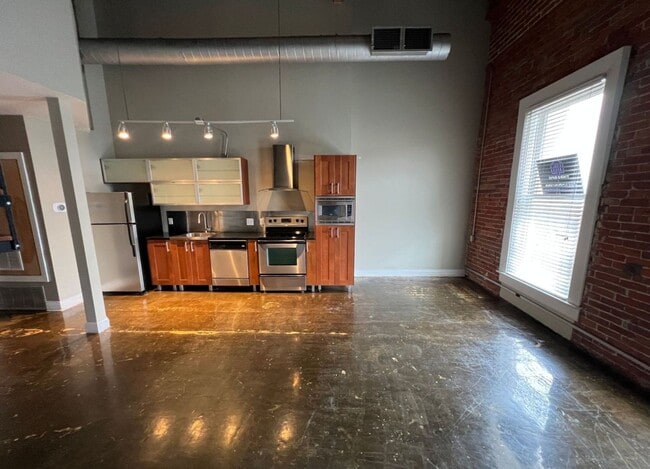 Building Photo - Stylish Loft in the Heart of River Market ...