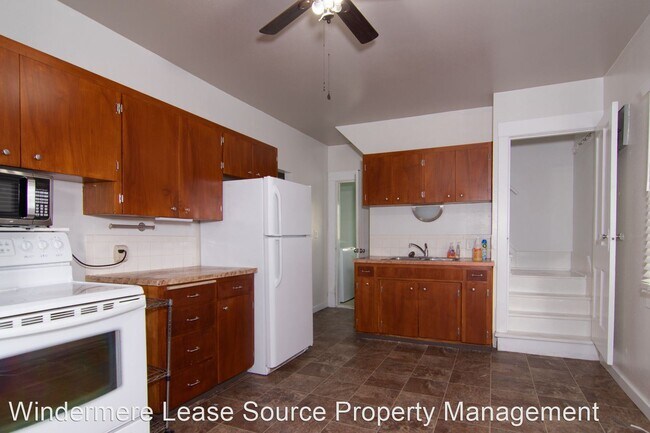 Building Photo - 2 br, 1 bath House - 707 E Providence