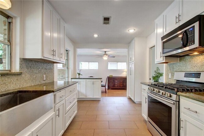 Foto del edificio - 7611 Tisdale Dr