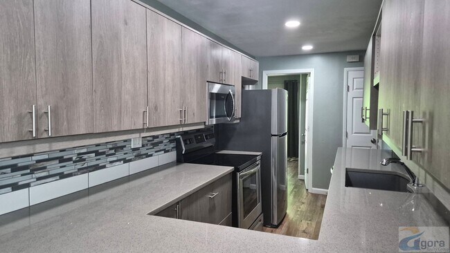 Foto del edificio - 4191 Knollcroft Rd
