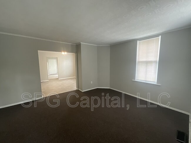Building Photo - 225 S Washington St