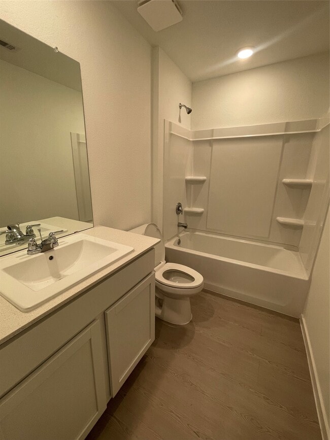 Building Photo - 112 Stran St