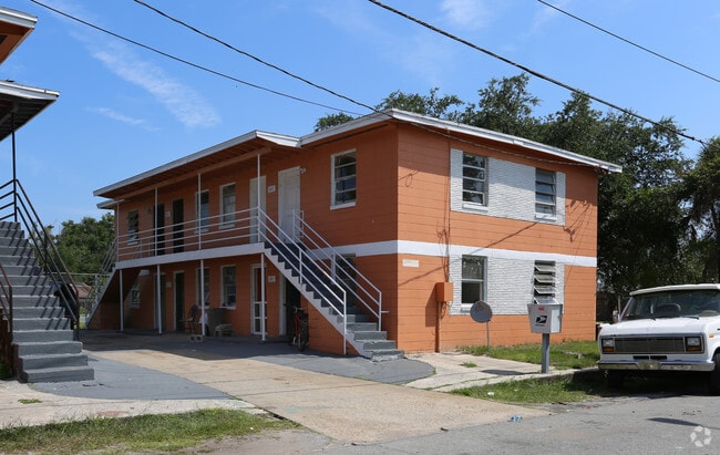 Building Photo - 232 Chelsea St