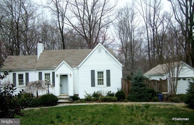 Building Photo - 5000 Ridgewood Rd