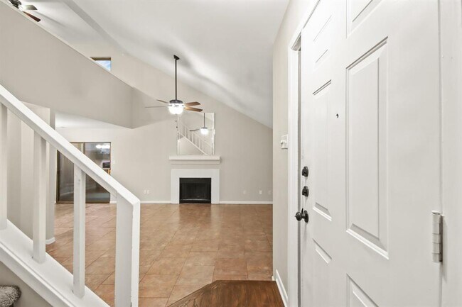 Foto del edificio - 7812 Theissetta Dr