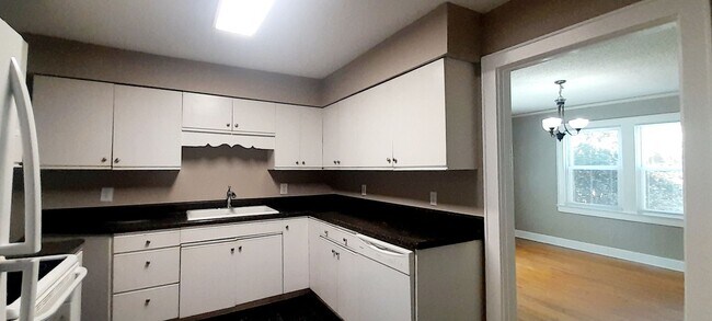 Foto del edificio - 202 N Howell Ave