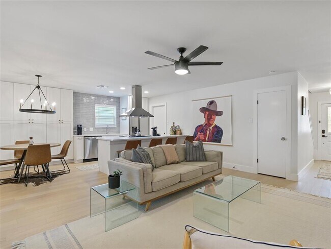 Building Photo - 3601 Ambleside Dr