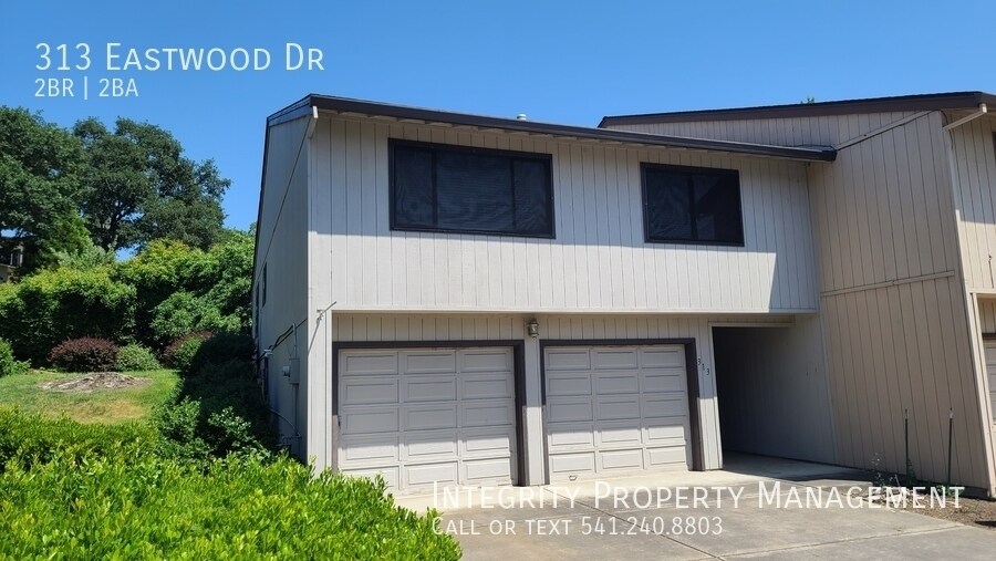Primary Photo - 313 Eastwood Dr