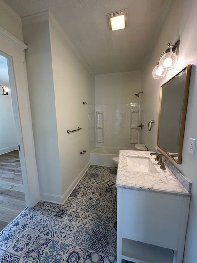 Building Photo - Discover the perfect blend of comfort, con...