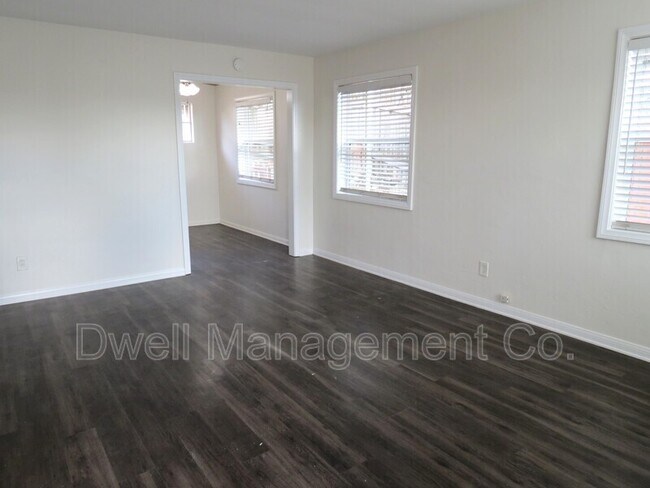 Foto del edificio - 8240 Lincoln St