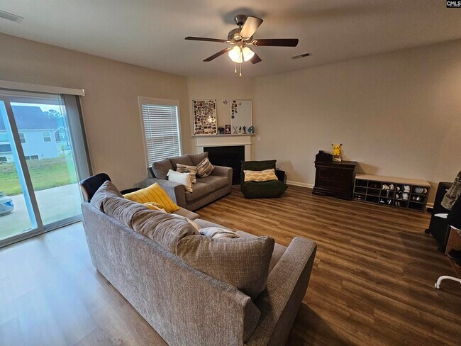 Foto del edificio - 735 Bustling Br Ln