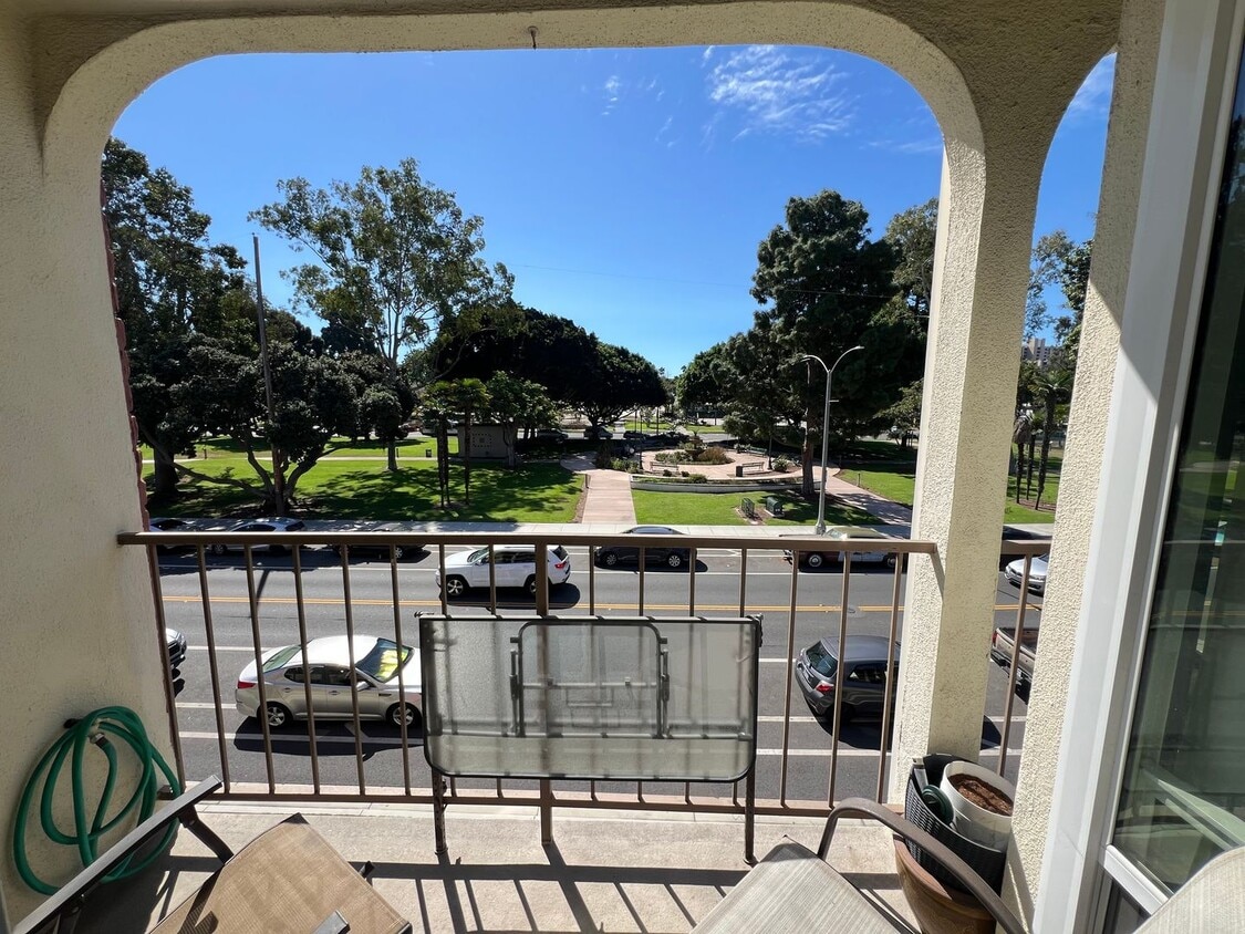 Primary Photo - 2 Bed, 2 Bath Condo Near Retro Row!