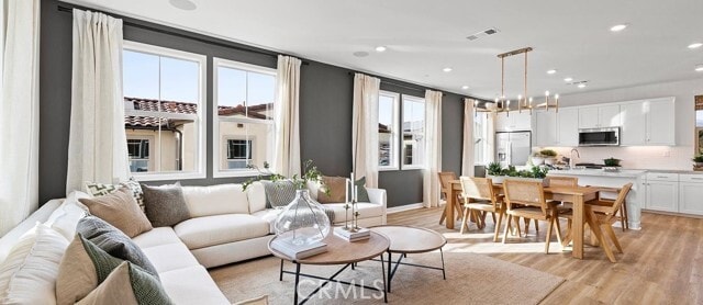 Building Photo - 501 Tamarind Way