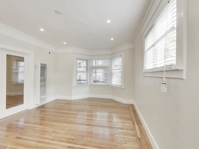 Building Photo - 1415 Clay St