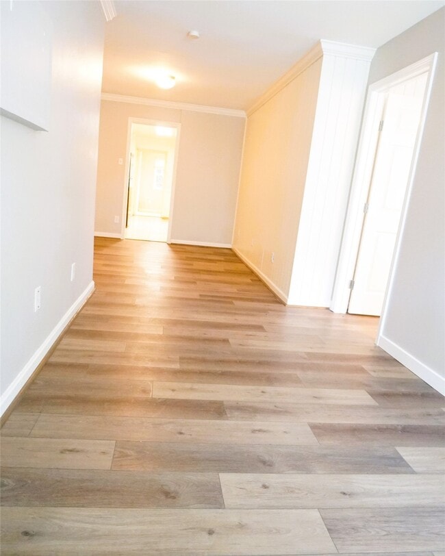 Foto del edificio - 2425 Shakespeare St