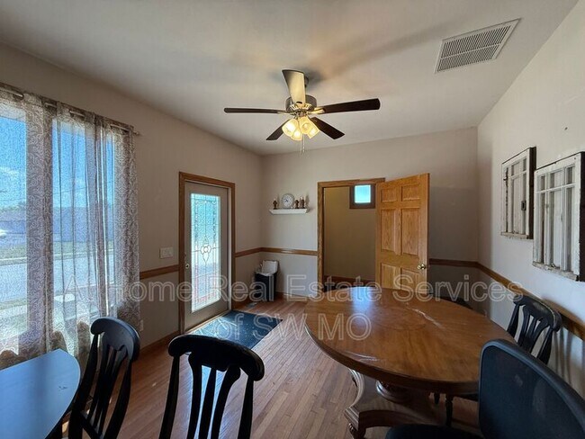 Foto del edificio - 5575 N 17th St