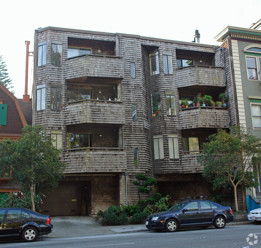 Building Photo - 1685 Oak St
