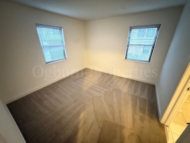 Foto del edificio - 605010 - PILOT VIEW/CAROLINA AVENUE