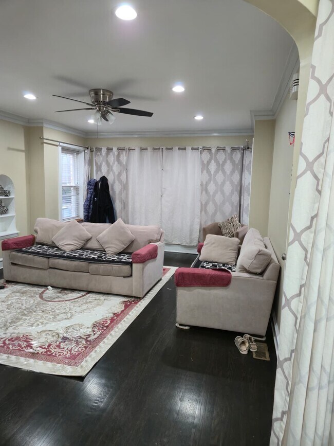 Foto del edificio - 5822 N Spaulding Ave