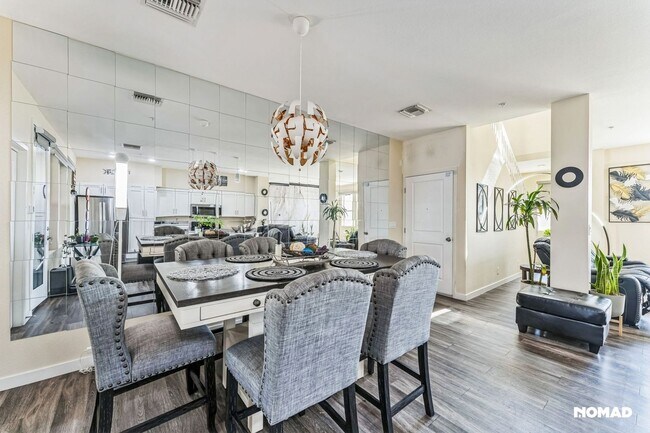 Photo - SPACIOUS & MODERN | 2BDR/3 BATH GUEST HOUSE