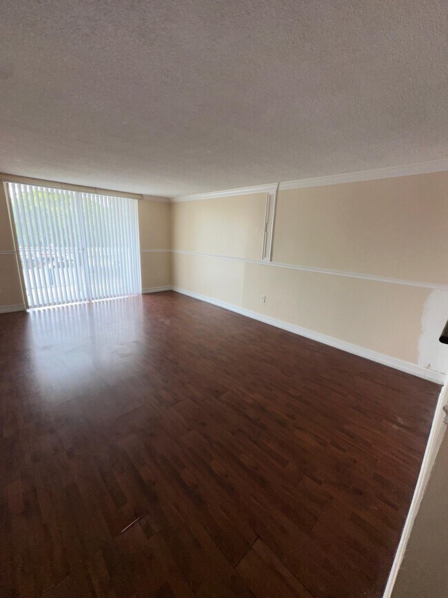 Building Photo - 498 NW 165th St