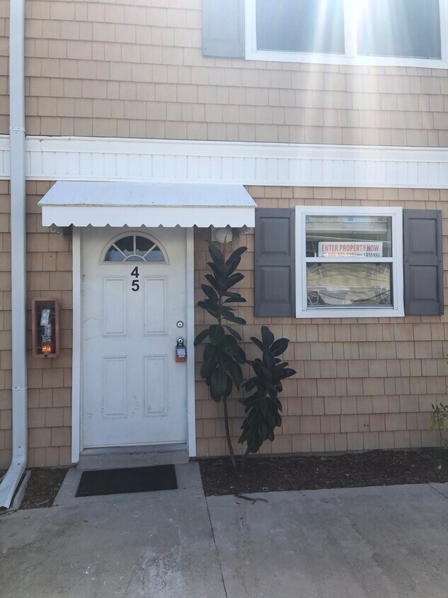 Primary Photo - 2/1.5 Condo at The Oaks at Wildwood
