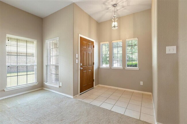 Foto del edificio - 5739 Derek Way