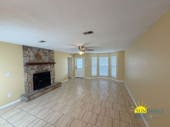 Foto del edificio - Adorable 3 Bedroom Home in Bluewater Bay!