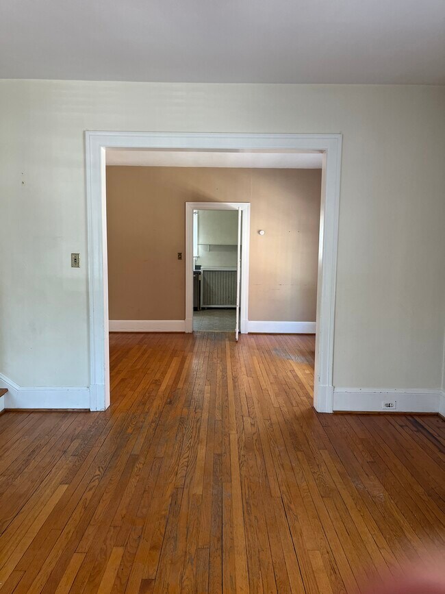 Building Photo - 7 N Stewart St