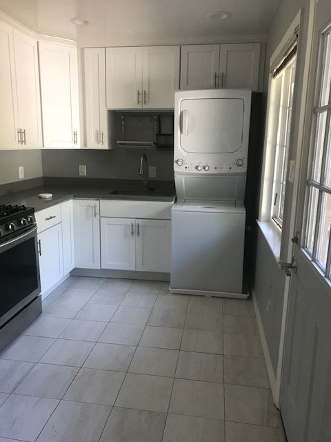 KITCHEN - 2859 Alma St