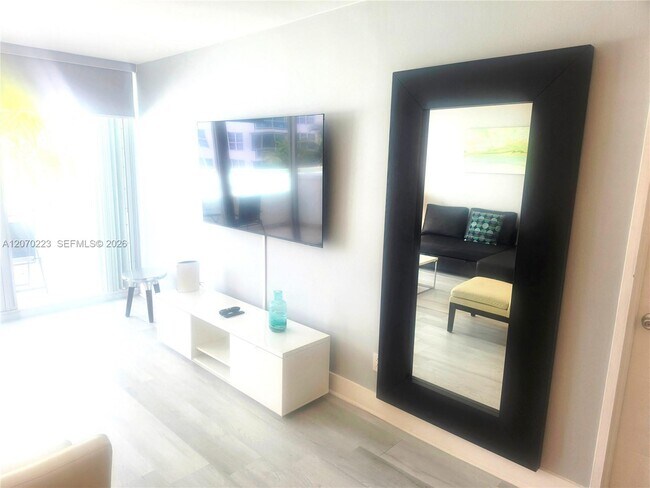 Building Photo - 5151 Collins Ave