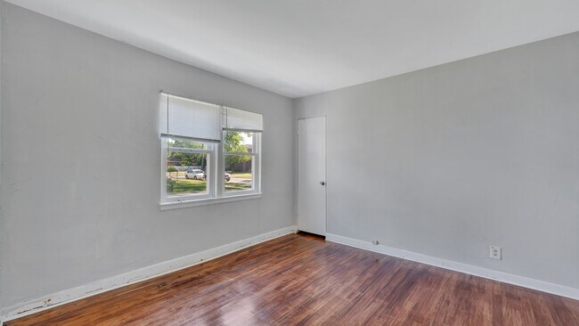 Building Photo - 10215 Kildare Ave