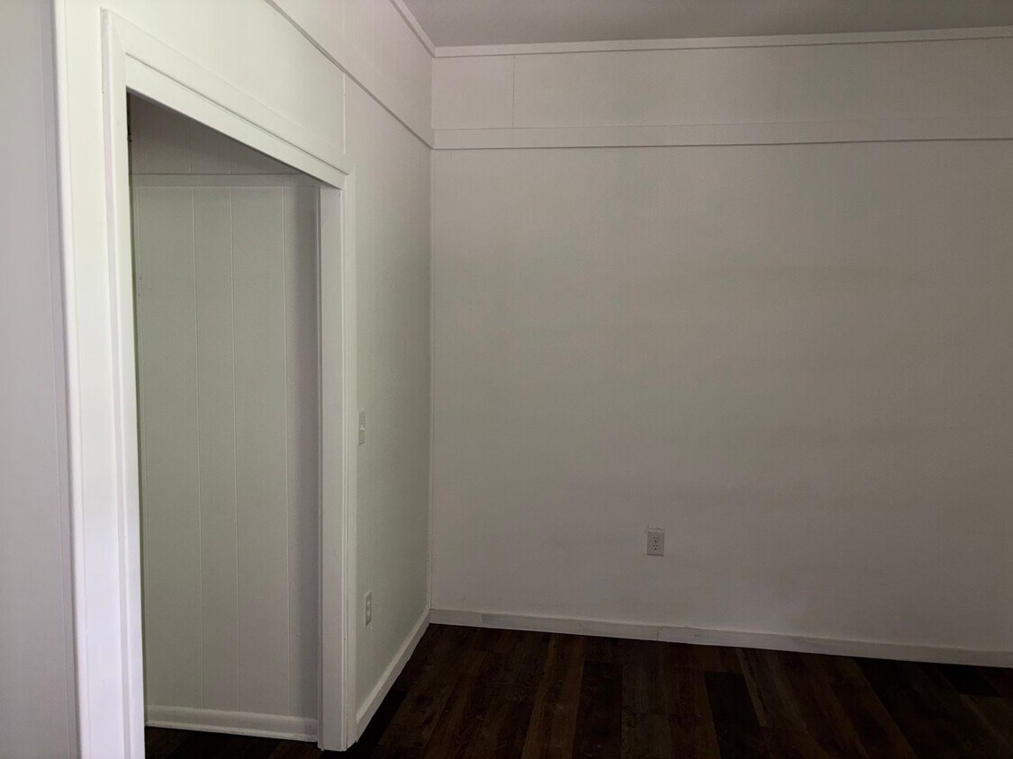 Primary Photo - Newly renovated 3 bed 2 bath home in priva...