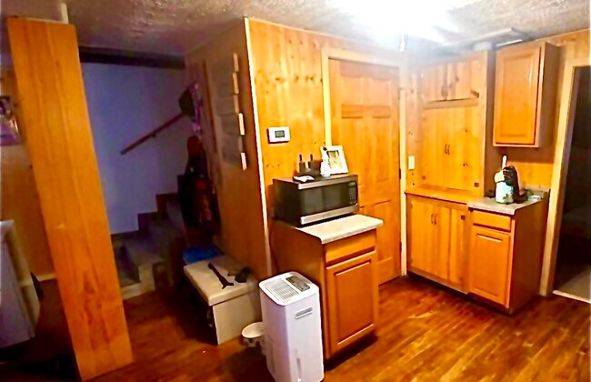 Building Photo - N14941 Old Highway 141 Rd