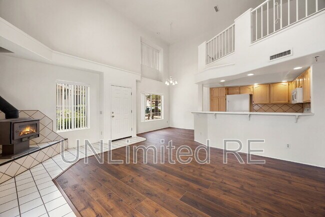 Foto del edificio - 3285 N Hedgewood Dr
