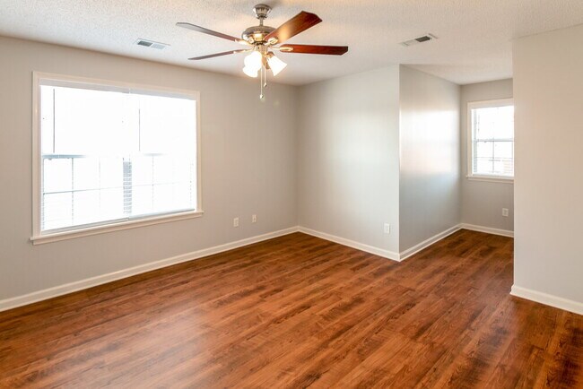 Foto del edificio - 1253 Greenwich Dr
