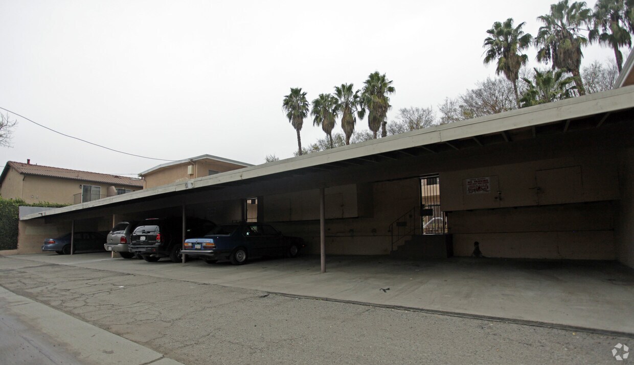 Building Photo - 570-590 W Arrow Hwy